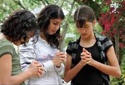 Joóvenes en Oración